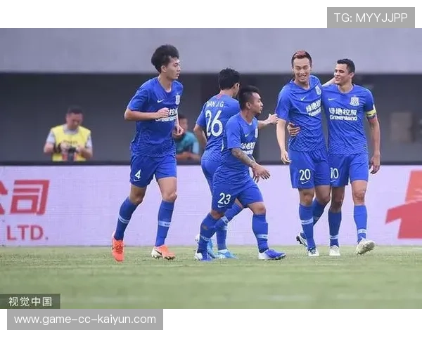 山东泰山前场多点跑动愈发灵动,边路火力全面提升 山东泰山前场多点跑动愈发灵动,边路火力全面提升