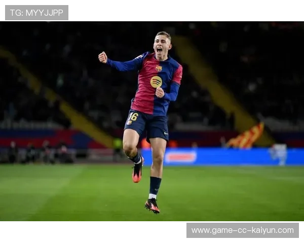 拉菲尼亚补射门前抢点终结比赛