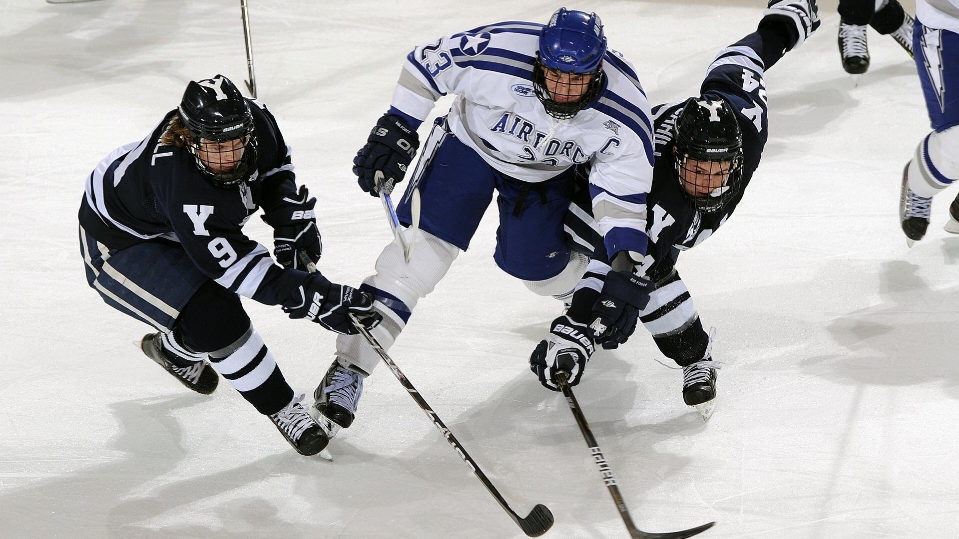 少数民族传统体育大会 抛绣球与斗牛项目重现活力